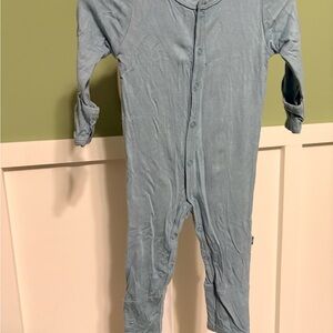 Kyte BABY Light Blue One-Piece Footed Romper with Snaps